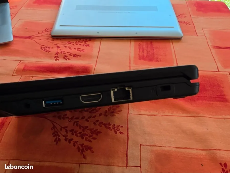Ordinateur portable Fujitsu Lifebook E Series reconditionné, photo 3 sur 6