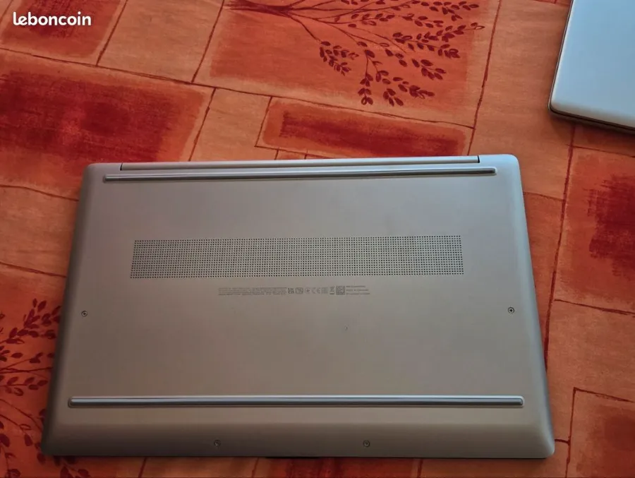 Ordinateur portable HP Laptop 17-cn0018nf reconditionné, photo 5 sur 6